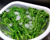 春菊とカリカリベーコンのサラダ作り方1写真