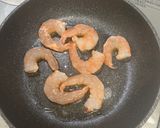 むきえびと水煮姫竹の塩麹しょうが炒め作り方3写真