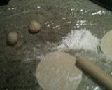 皮も手作り♪(´ε｀ )もちもち餃子作り方7写真