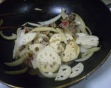 れんこんと牛肉のピリ辛黒酢炒め作り方5写真