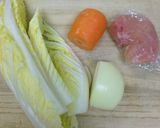 生姜でポカポカ☆白菜と鶏のスープ。作り方1写真