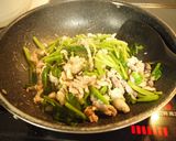 黒酢で♪豚肉とほうれん草の甘酢炒め☆作り方3写真