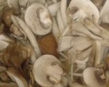 電子レンジで簡単☆きのこたっぷりスープ作り方1写真