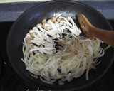 骨付き鶏モモ肉の煮込み・和風きのこソース作り方3写真
