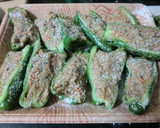 塩こうじの種でピーマンの肉詰め作り方3写真