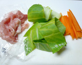 お弁当に♪簡単☆豚肉と青梗菜のカレー炒め作り方1写真