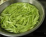 素朴！さつま芋の茎【芋づるの炒め煮】作り方1写真
