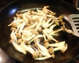 トマト風味の豚テキのキノコ炒め作り方3写真