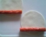 カニカマと餃子の皮のクルクル巻き作り方1写真