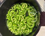 夏バテ解消メシ！ゴーヤ豚バラ卵とじ丼作り方1写真