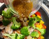 鶏もも肉と彩り野菜のハニーマスタード炒め作り方5写真
