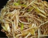簡単☆経済的〜もやしと長ネギの挽肉炒め〜作り方4写真