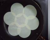 餃子の皮で簡単☆本格☆クリスピーピザ♬作り方2写真