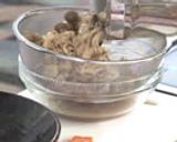 たっぷりきのことくるみの炊き込みごはん作り方6写真