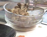 たっぷりきのことくるみの炊き込みごはん作り方6写真
