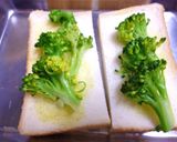 ブロッコリーのトースト　カレーチーズ風味作り方2写真
