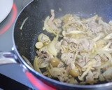 胡桃のせ・梅と豚コマの和風パスタ作り方5写真