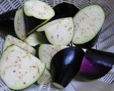 茄子の揚げ浸し♪薬味がきいてます。作り方1写真