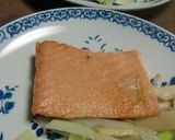 サーモンのムニエルとネギとエリンギ炒め作り方4写真