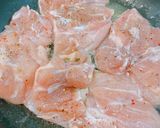 絶品✨鶏肉のガリバタレモンステーキ🍋作り方3写真