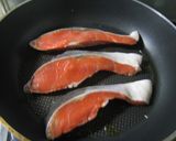 みりん仕上げでしっとり柔らかい✿焼き塩鮭作り方1写真