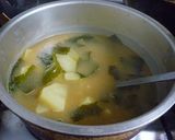 朝食に～じゃがいもとわかめの味噌汁作り方4写真