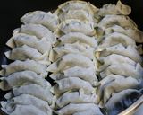 夕食に！野菜たっぷりエビ豚焼き餃子作り方3写真