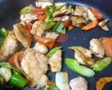鶏と野菜のスパイシーな和風炒め作り方8写真