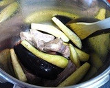簡単　スペアリブと茄子のトマトソース煮作り方3写真