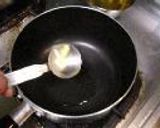 お鍋で料理！☆蒸し焼きそば作り方3写真