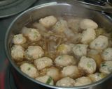 寒い日に☆白菜とふわふわ鶏団子のスープ作り方4写真