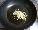 ニンニクたっぷり簡単♪*鶏塩にんにく鍋*作り方1写真