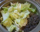 ニンニクたっぷり簡単♪*鶏塩にんにく鍋*作り方3写真