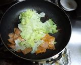 ハムとレタスの　オイスターマヨ炒め作り方3写真