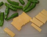 ししとうでチーズはさんじゃいました作り方1写真