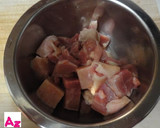 にんにくの芽と鶏モモ肉のオイマヨ炒め★作り方1写真