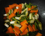 にんにくの芽と鶏モモ肉のオイマヨ炒め★作り方6写真
