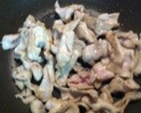 大根の葉と豚肉のオイスター炒め作り方3写真