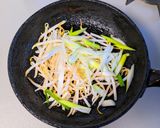 鶏の唐揚げニラもやし炒め作り方5写真