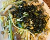 搾菜キュウリしめじパスタの韓国海苔のせ作り方5写真