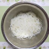 チーズちくわときゅうりの春雨サラダ！作り方2写真