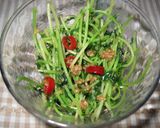 アジア風♪豆苗のピリ辛胡麻炒め♪作り方4写真