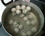 白菜とろとろ♡鶏ひき肉と春雨のスープ作り方2写真
