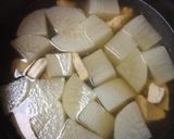 **ほっこり甘い大根と鳥の煮物**作り方5写真
