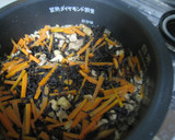 簡単で旨い✿芽ひじきと鶏肉の炊き込みご飯作り方7写真