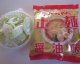 ごま油と花鰹と長ネギの醤油ラーメン♪作り方1写真