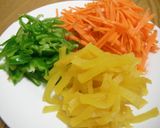 たくあん活用♡お弁当にも！彩り野菜ソテー作り方1写真