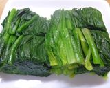 鶏ひき肉とホウレン草のカレーペースト炒め作り方1写真