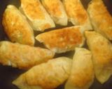 魚肉ソーセージの餃子の皮包み焼き！作り方6写真