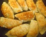 魚肉ソーセージの餃子の皮包み焼き！作り方6写真